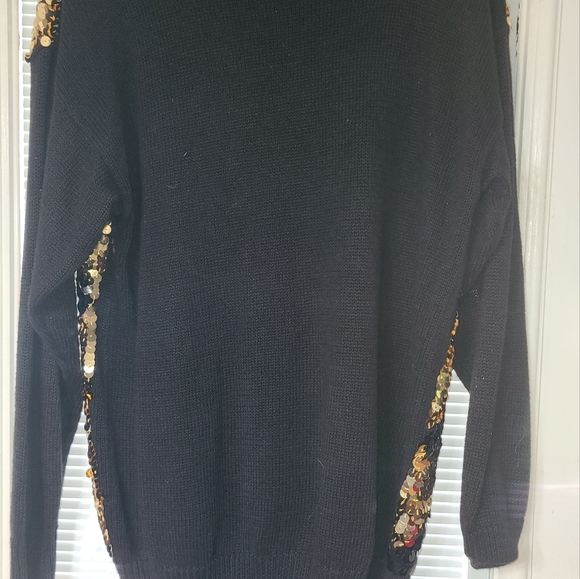Black & Gold Sequined Sweater - Picture 4 of 5